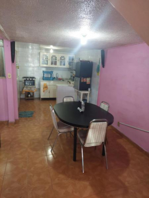 Casa compartida, habitacion privada para 4 adultos 1 niño